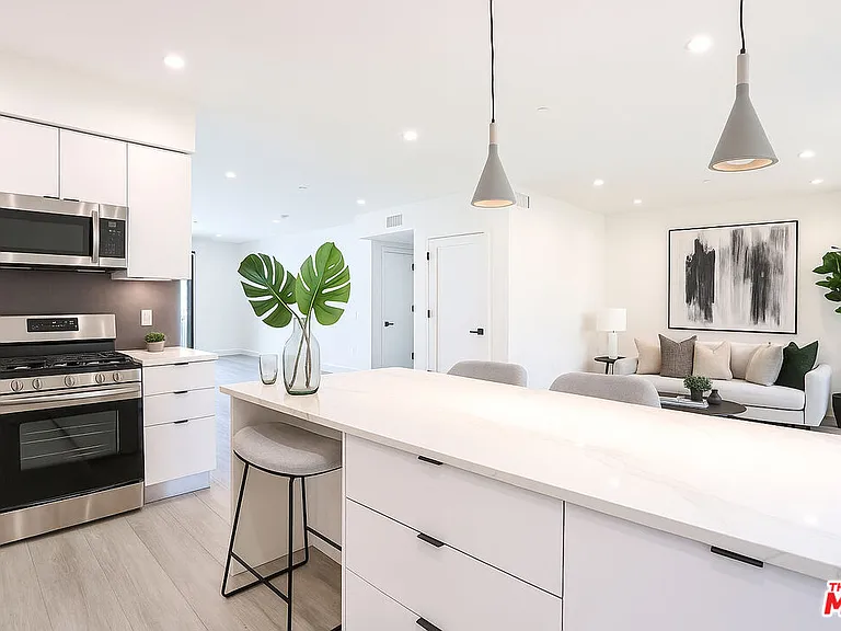 11800 Courtleigh Dr #202 — Photo 1