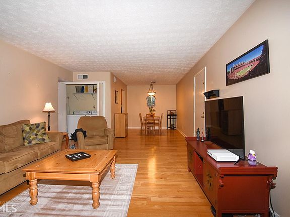 2nd image of 3005-201 Seven Pines Ln #1