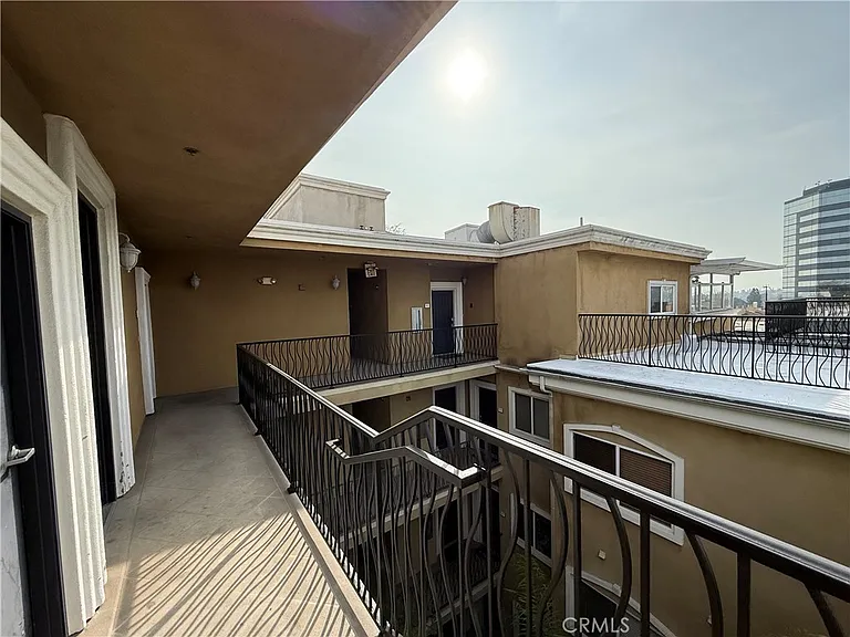 3401 S Bentley Ave #203 — Photo 36