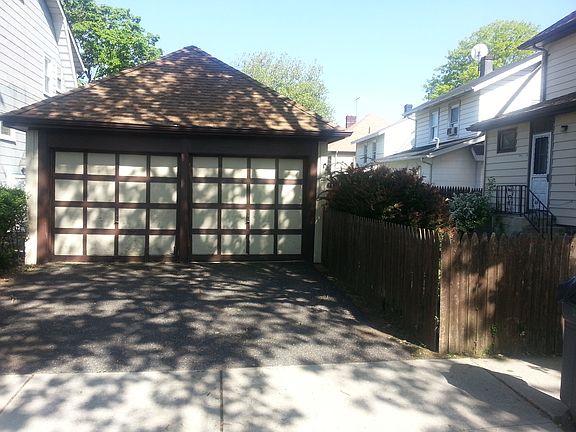 4th image of 402 Greenmount Ave