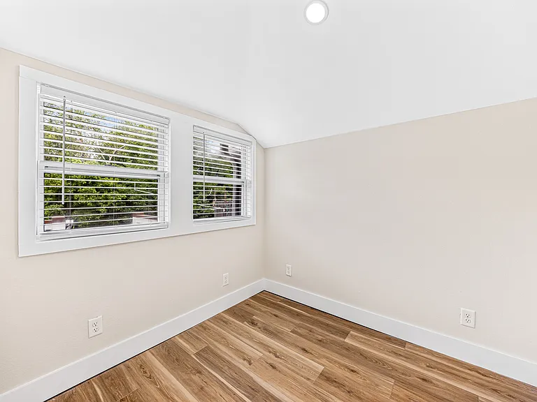 42 Forsythe St — Photo 15