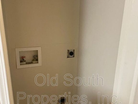 4th image of 1505 N 62nd Ave