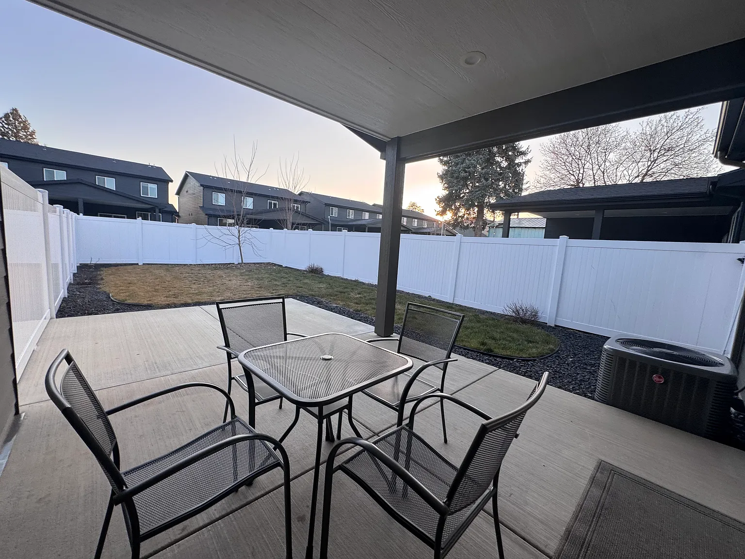 3 bed, 1476 sqft, $2,425 — Photo 2