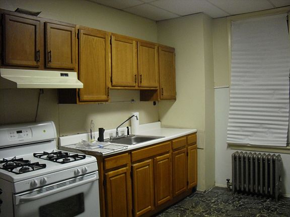 Kitchen 2nd flr unit