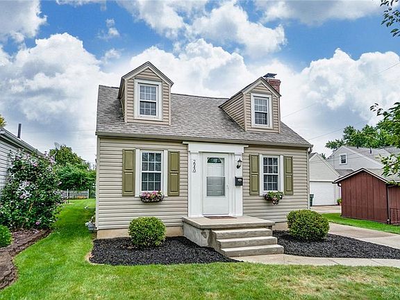 2nd image of 2940 Lansing Dr