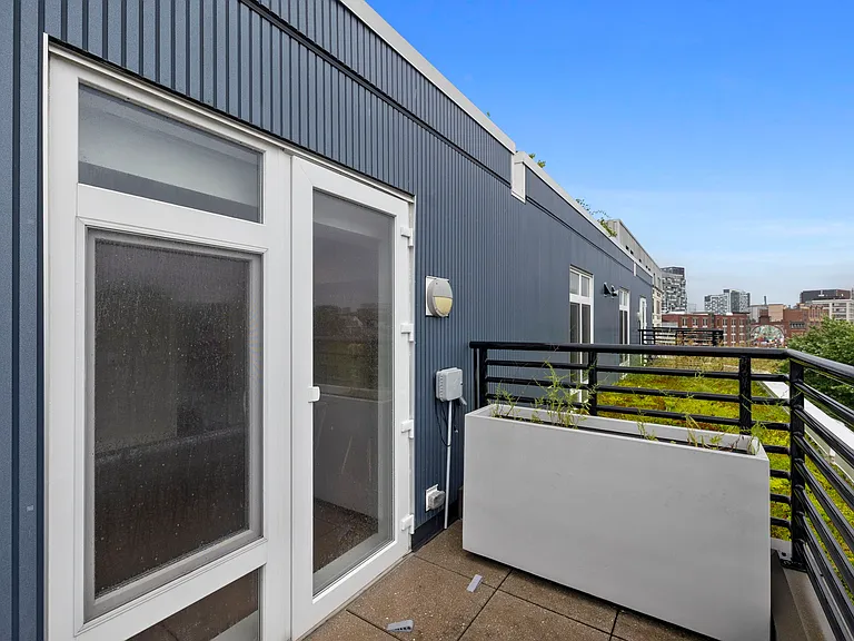 262 Monsignor Obrien Hwy #605 — Photo 16