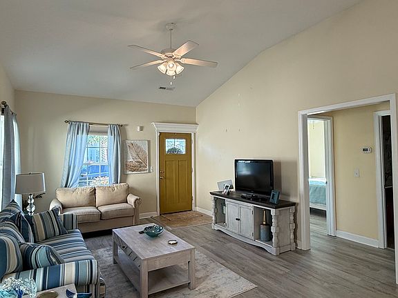 2nd image of 101 Palm Cove Cir