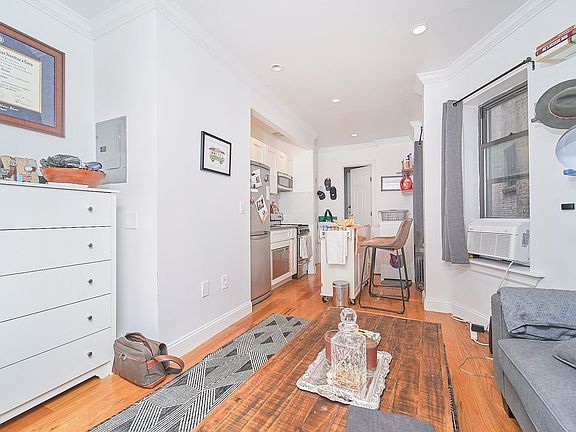 5th image of 236 E 33rd St APT 1d