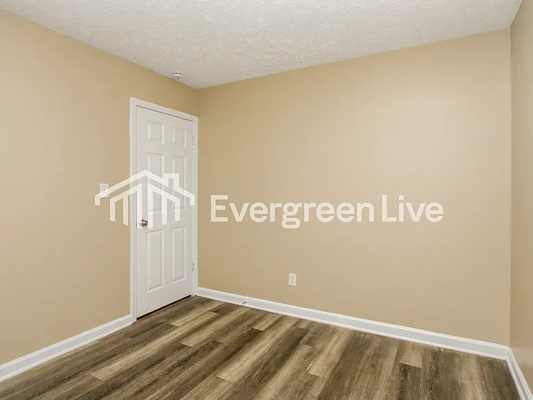 3433 Caroline Ave — Photo 11