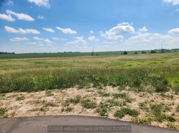 4138 Canyon Cir, Doniphan, NE 68832