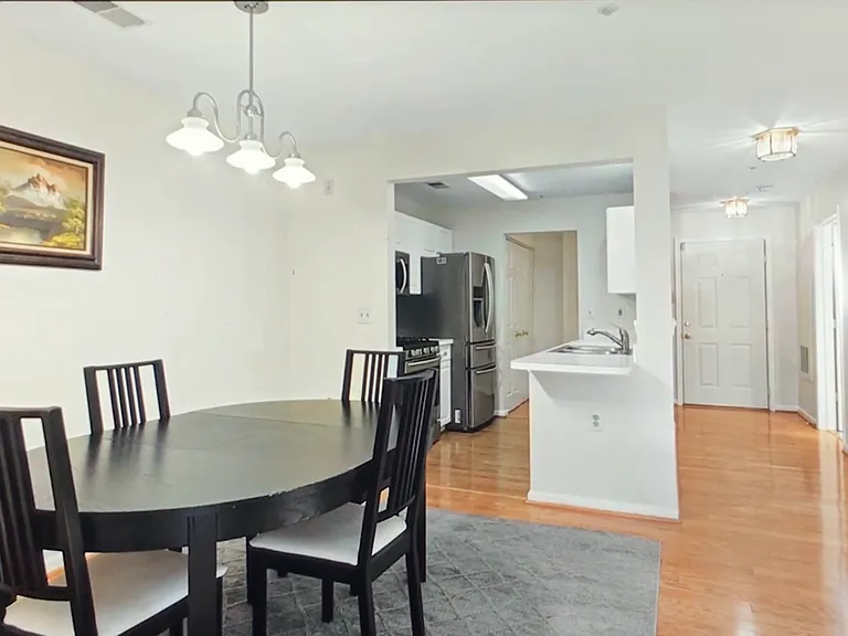 10018 Vanderbilt Cir #4 — Photo 13
