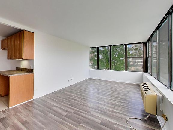5th image of 345 E Eastgate Pl APT 302