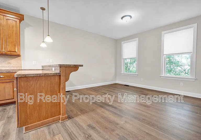 364 Prospect St — Photo 15