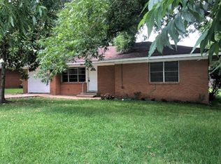 702 Spinn St, Brenham, TX 77833