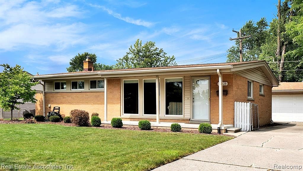 31528 Arizona St, Livonia, MI 48150 Zillow