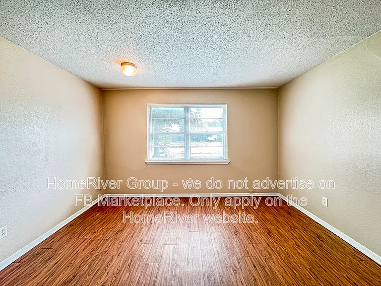 4345 Chestnut Dr — Photo 3