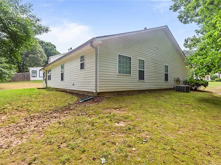 2510 Fort Daniels Dr NE — Photo 30