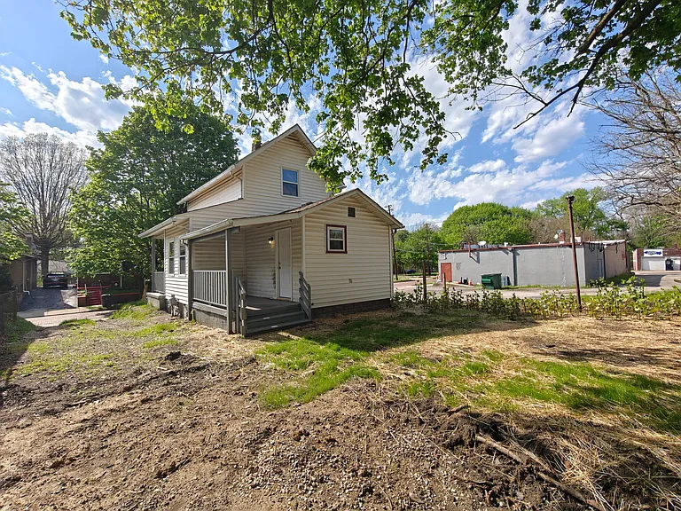 307 Sobul Ave — Photo 3