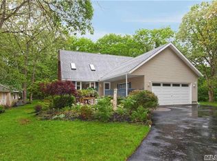 184 Helme Ave, Miller Place, NY 11764