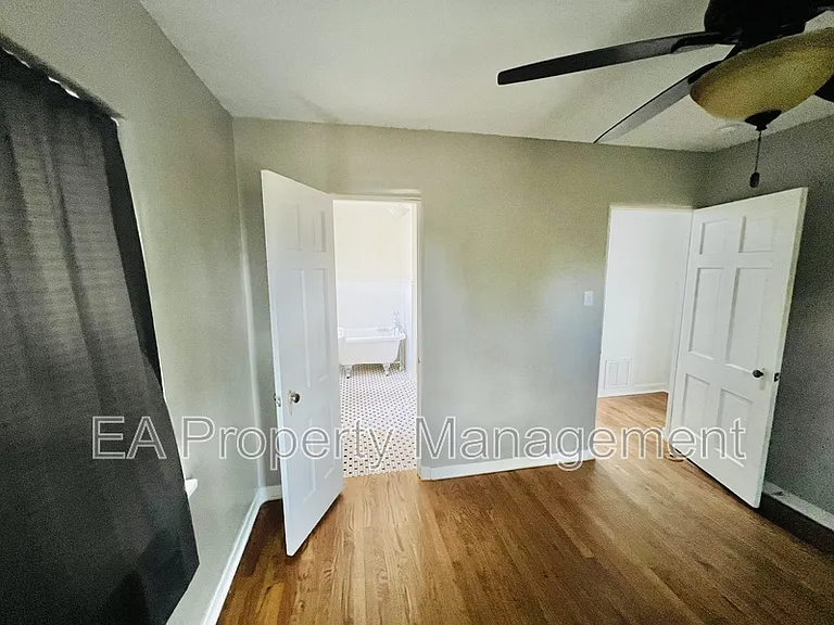 411 Wellesley Dr SE — Photo 11
