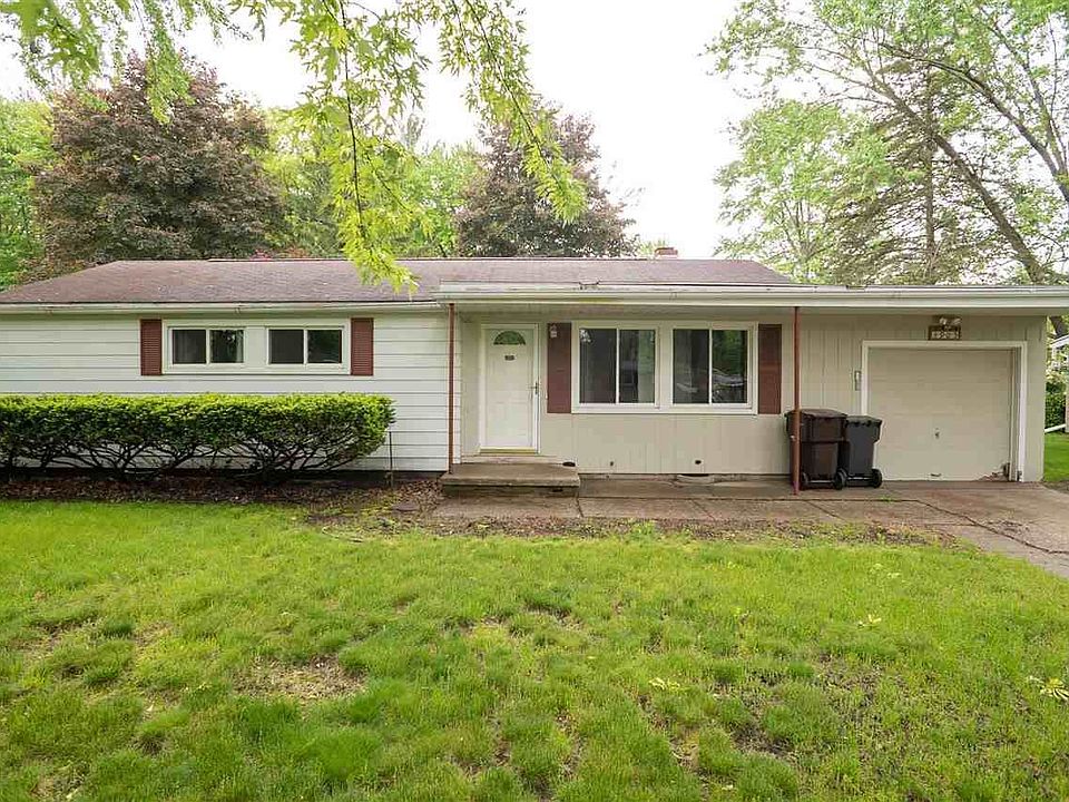 1st image of 3905 Moorland Dr