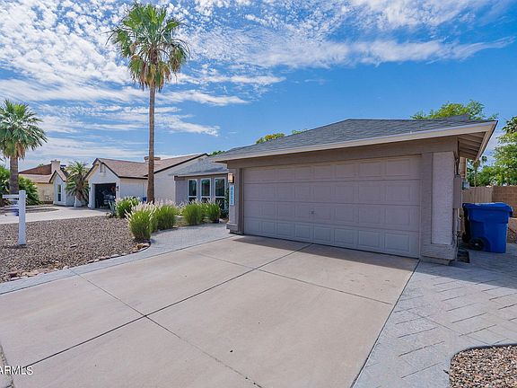 3rd image of 4511 E BRIARWOOD Terrace