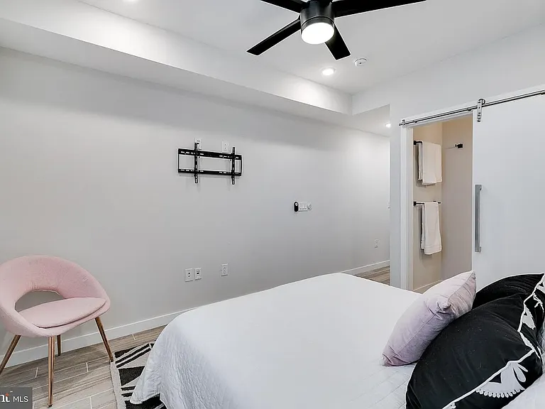 1825 Ginnodo St #1R — Photo 18
