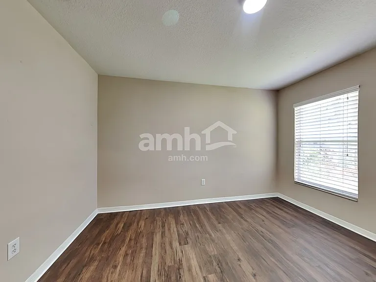 9423 Hunters Pond Dr — Photo 18