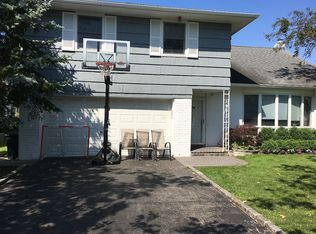 607 Derby Ave, Woodmere, NY 11598