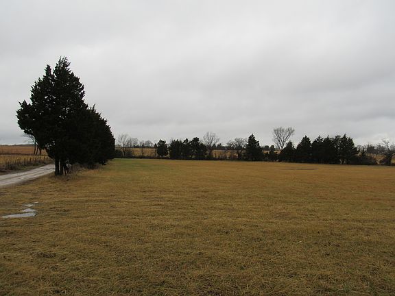 2nd image of Holly Ln