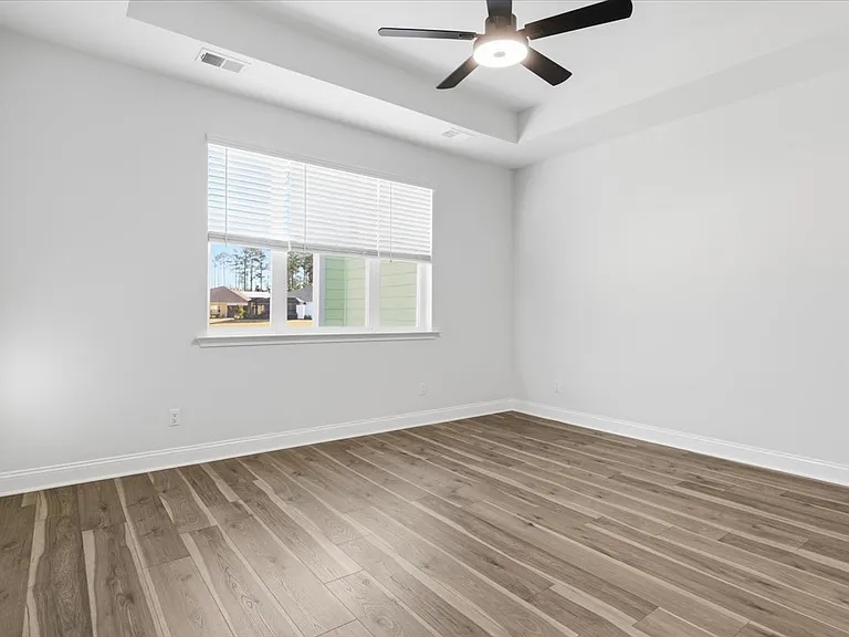 155 Weekend Ave — Photo 9