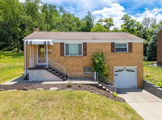 4704 Woodhill Dr, Homestead, PA 15120