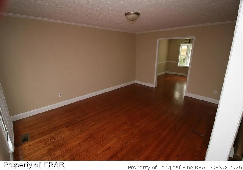 3 bed, 2.5 bath, 1800 sqft, $1,700 — Photo 4