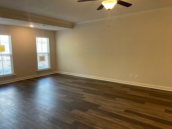 2nd image of 3037 Stanhope Drive