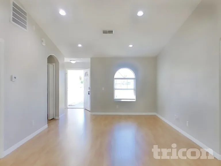 2305 Cutler Ct — Photo 3