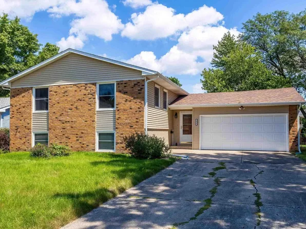 2925 N Pine St, Davenport, IA 52804