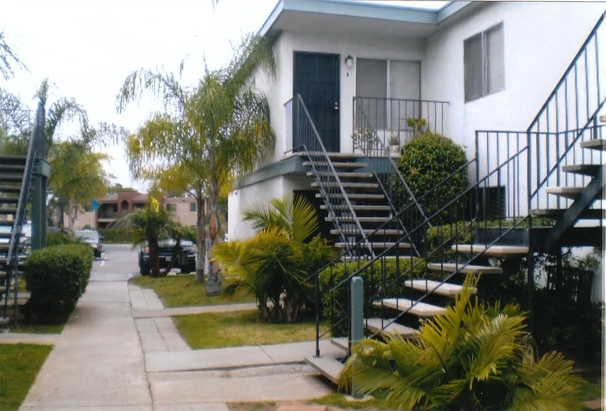 Building Photo - 543 S Mollison Ave