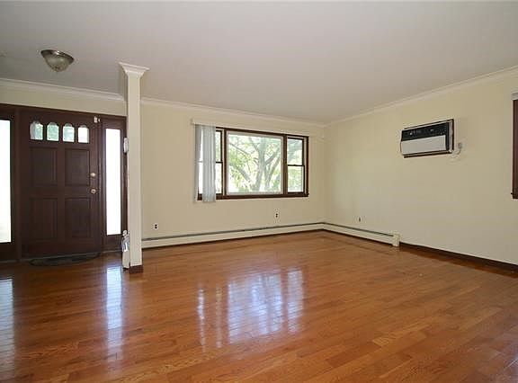 Entry in to the living room