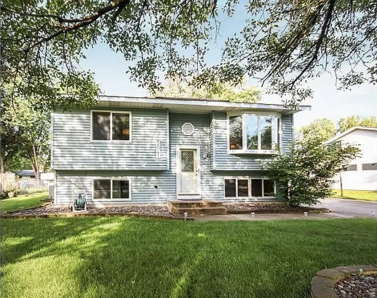 Georgia Ln, White Bear Lake — Photo 2