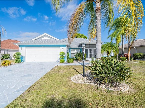 2nd image of 305 Caloosa Palms Ct