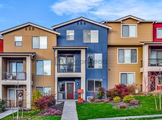 1048 SW 100th St, Seattle, WA 98106