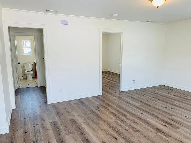 1015 1/2 N San Gabriel Ave #1015-1/2 — Photo 3