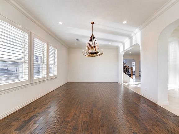 4th image of 2422 Camden Creek Ln
