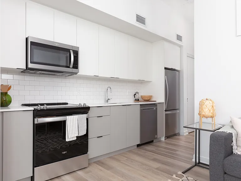 950 McPherson Sq NE — Photo 40
