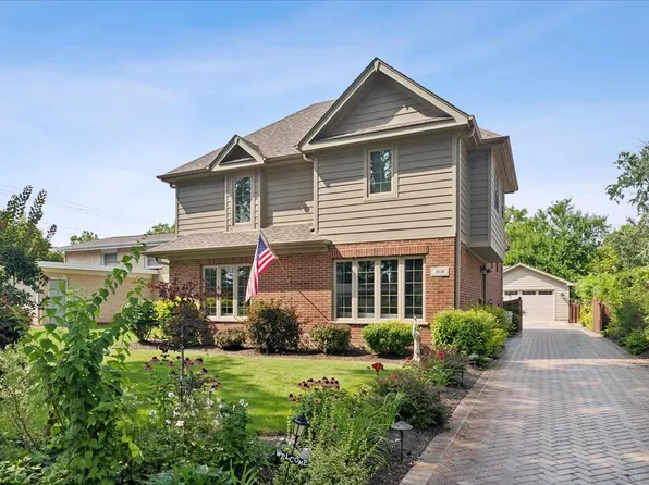 3038 Gregory Ave, Wilmette, IL 60091