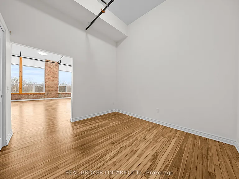 150 Mill St #415 — Photo 8