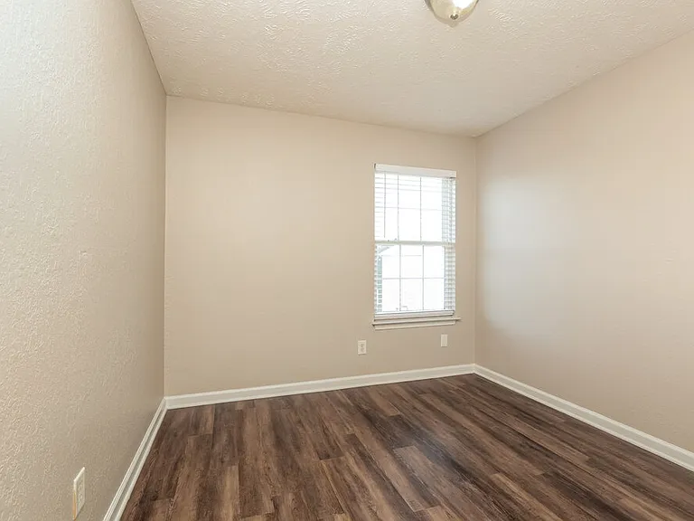 606 Nixon Way — Photo 13
