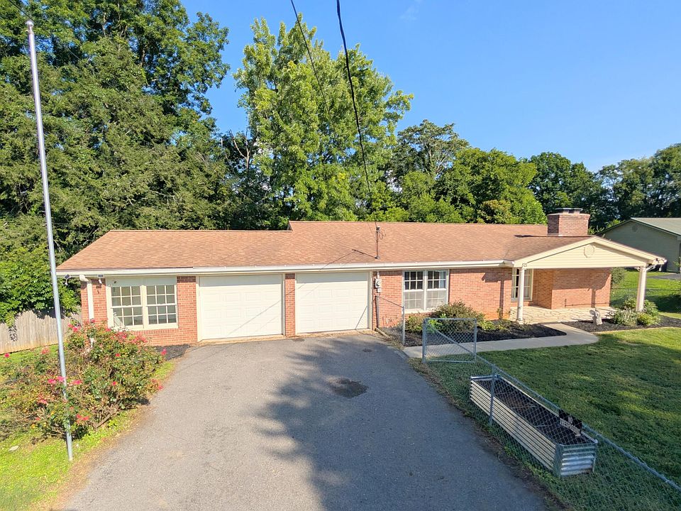1st image of 821 Commanche Dr