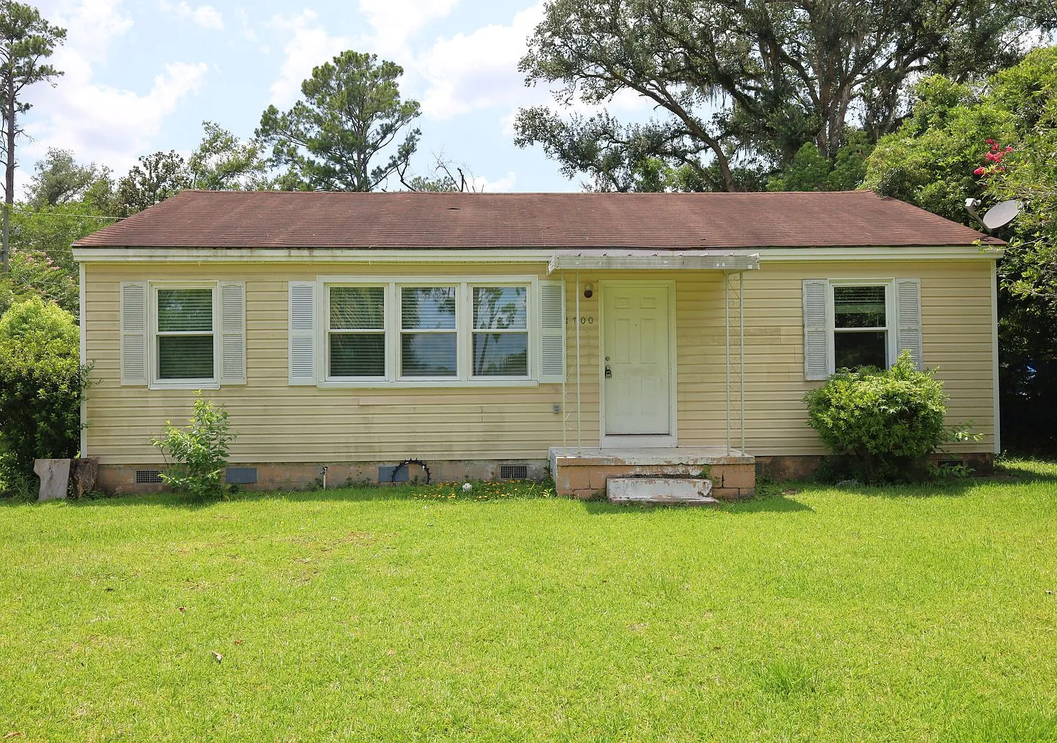 1700 Clover Drive — Photo 1