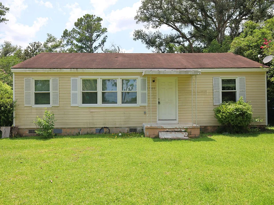 1700 Clover Dr
